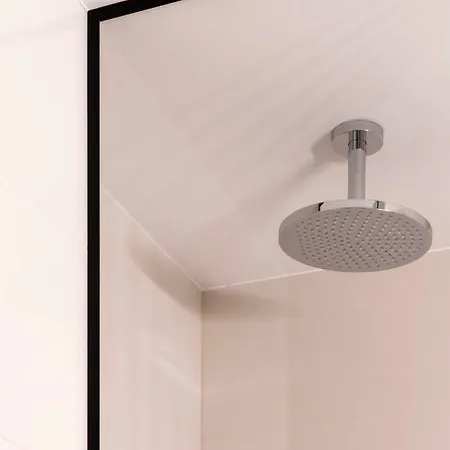 Modern Boutique In The Center *