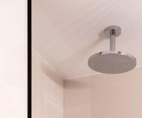 Modern Boutique In The Center *